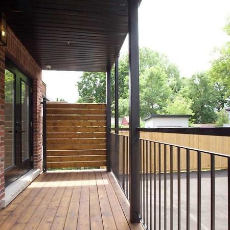 Modern Apartment Close To The Beach With Parking Toronto Eksteriør bilde